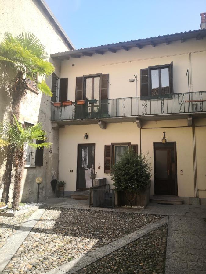 Residenza Esse Villa Angera Kültér fotó