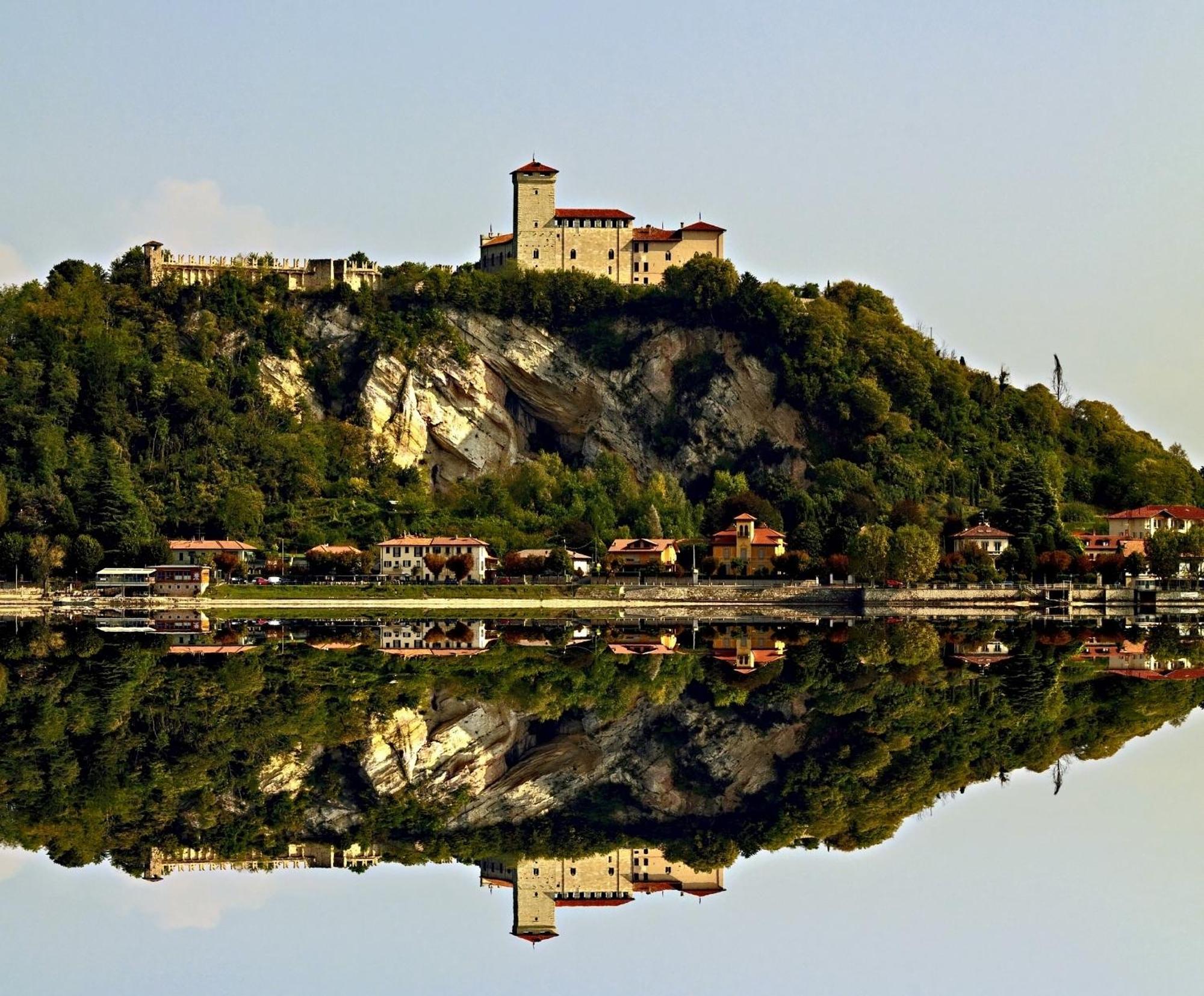 Residenza Esse Villa Angera Kültér fotó