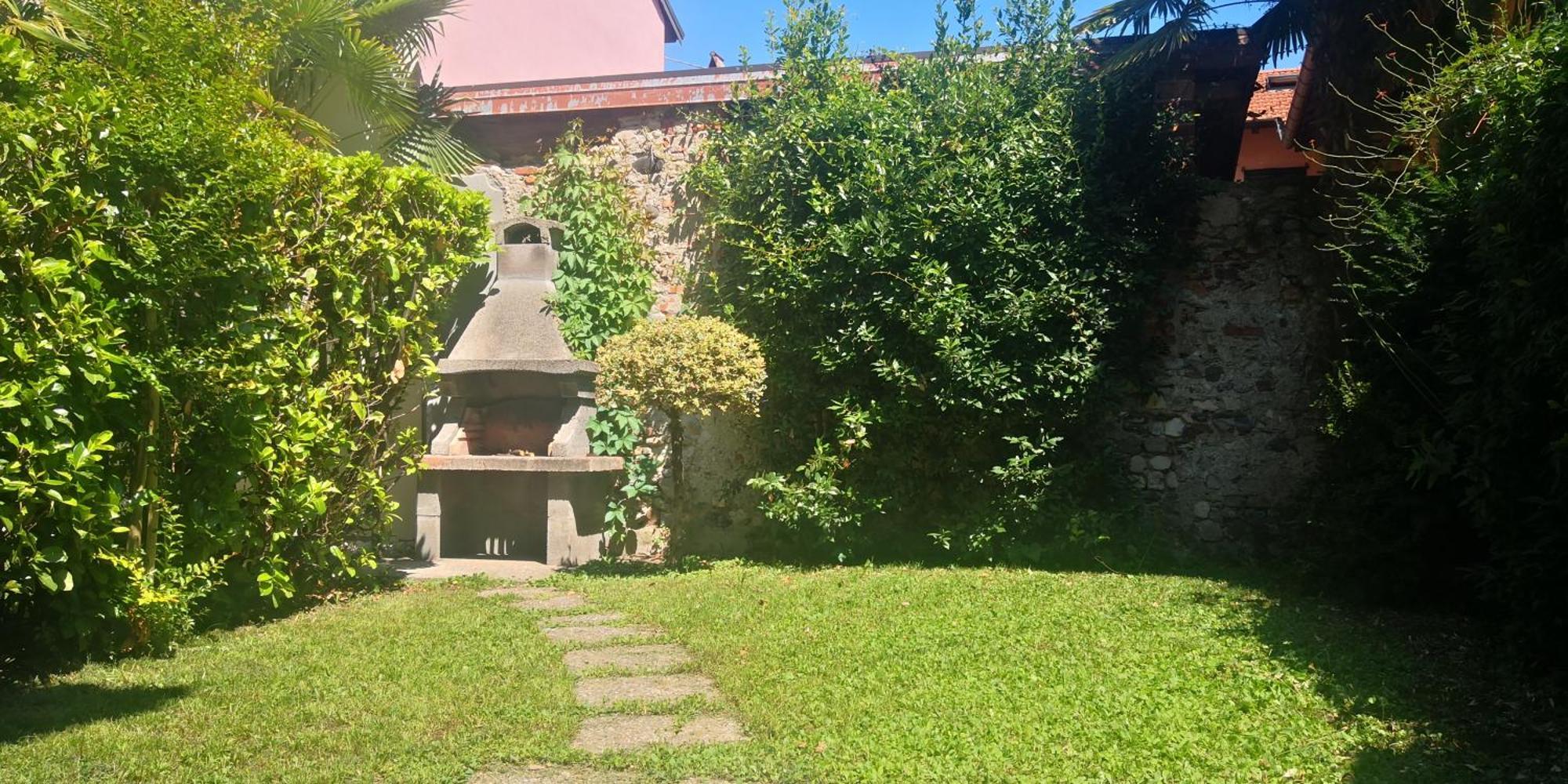 Residenza Esse Villa Angera Kültér fotó