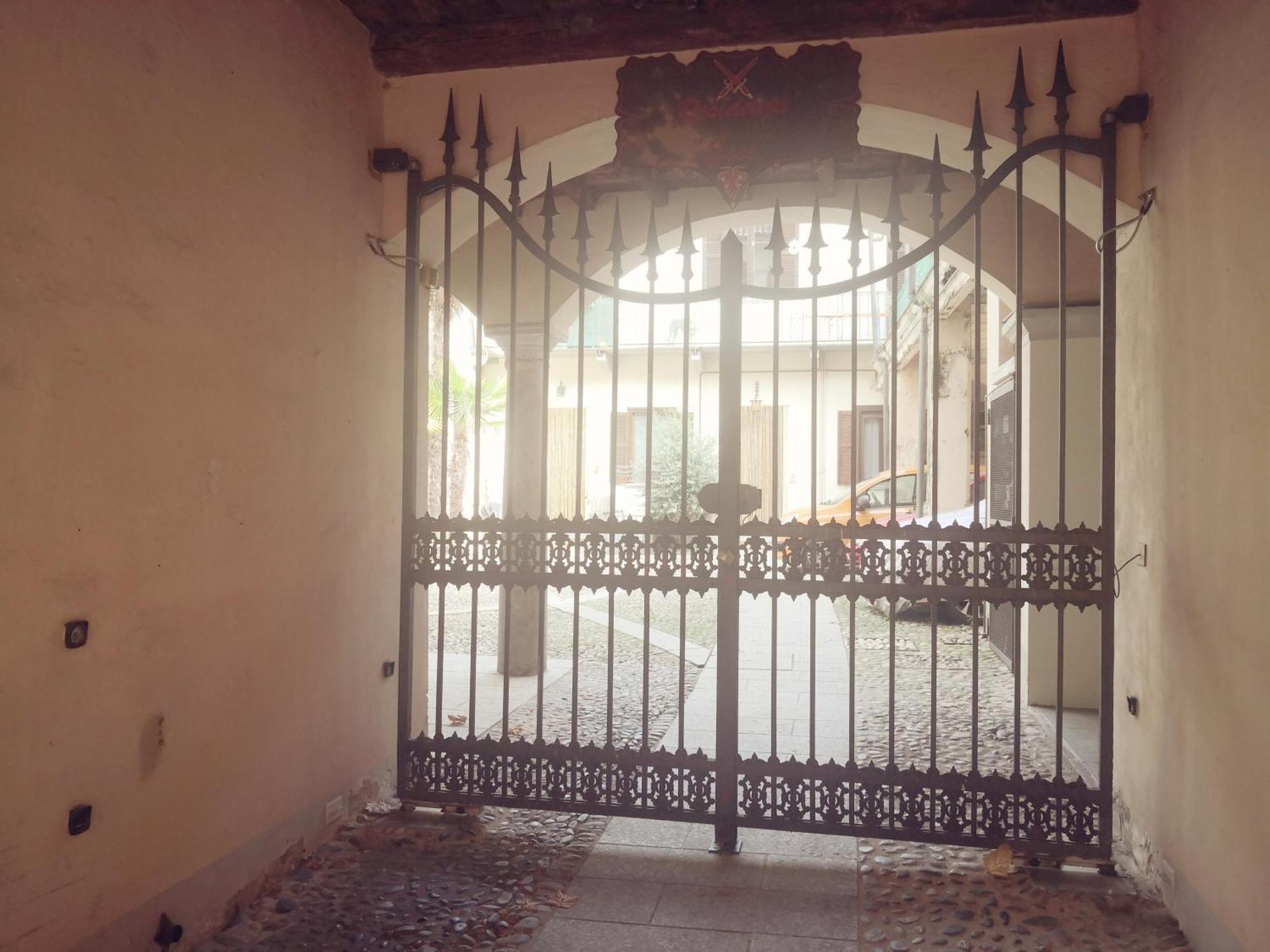 Residenza Esse Villa Angera Kültér fotó