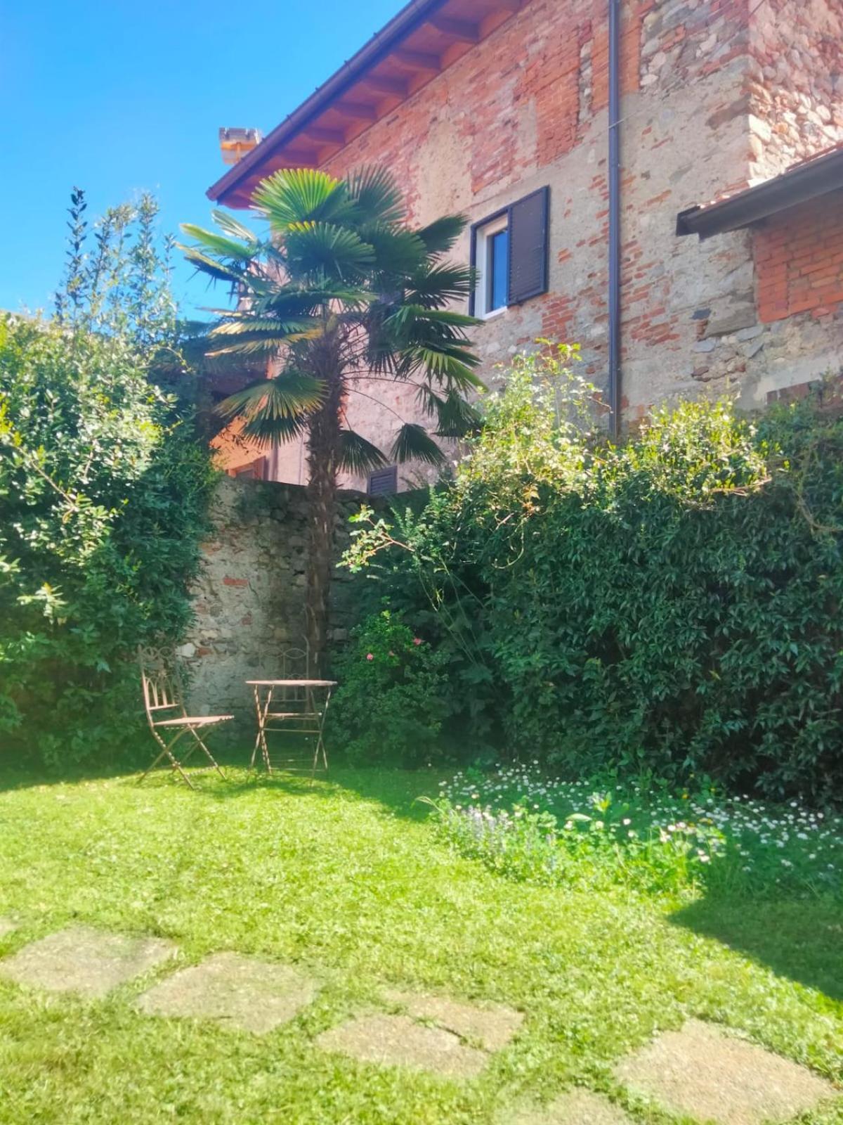 Residenza Esse Villa Angera Kültér fotó