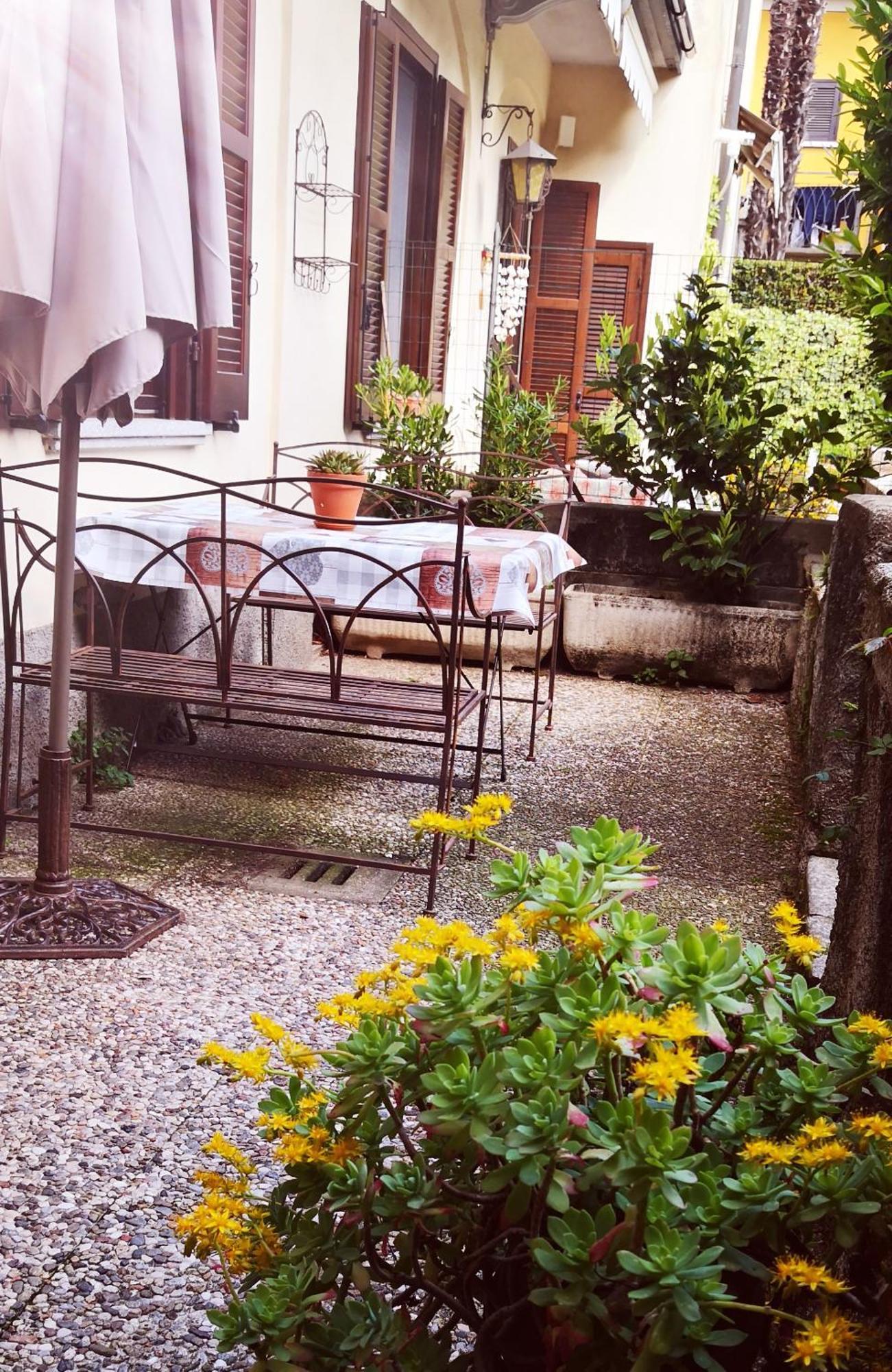 Residenza Esse Villa Angera Kültér fotó